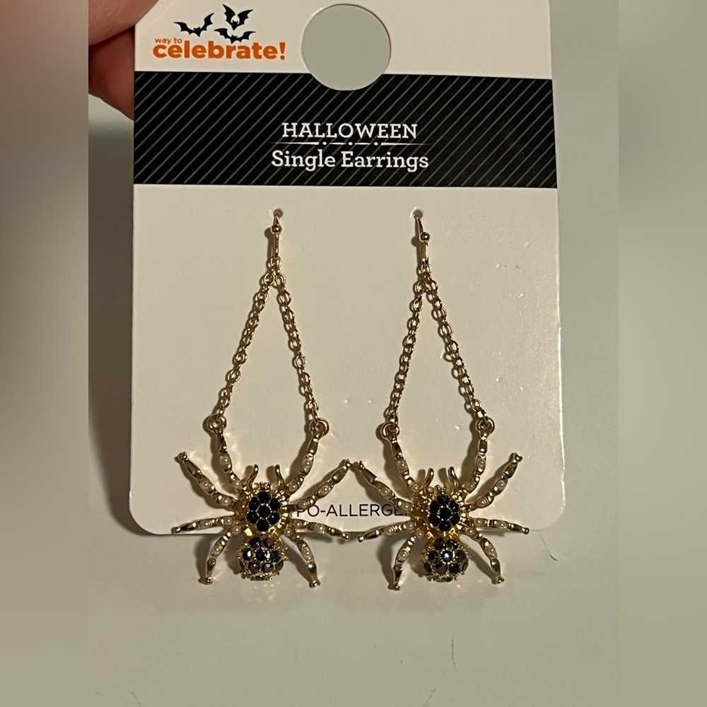 NEW Gold tone and Black Spider Earrings